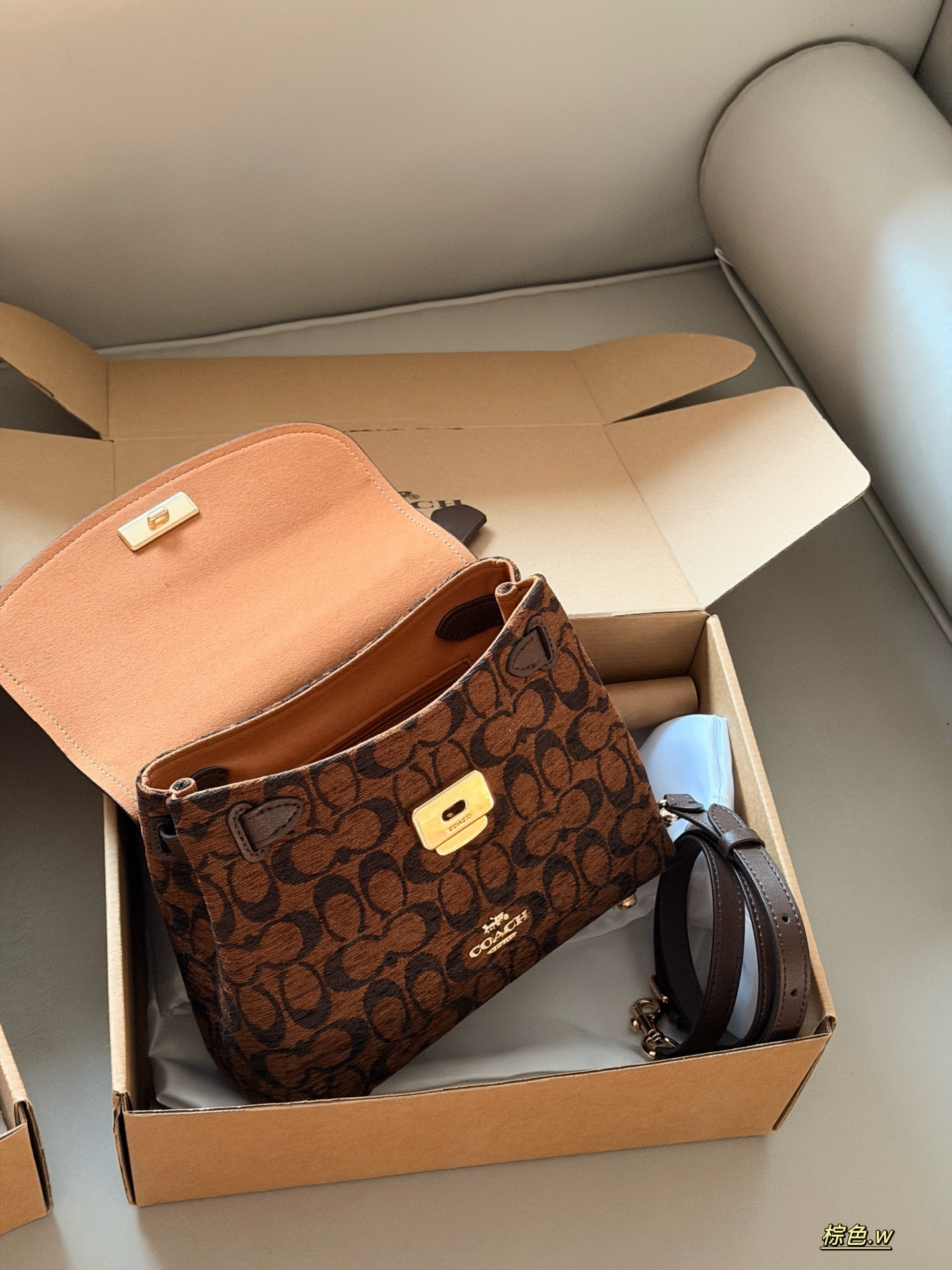 27335-COACH-500 gallery