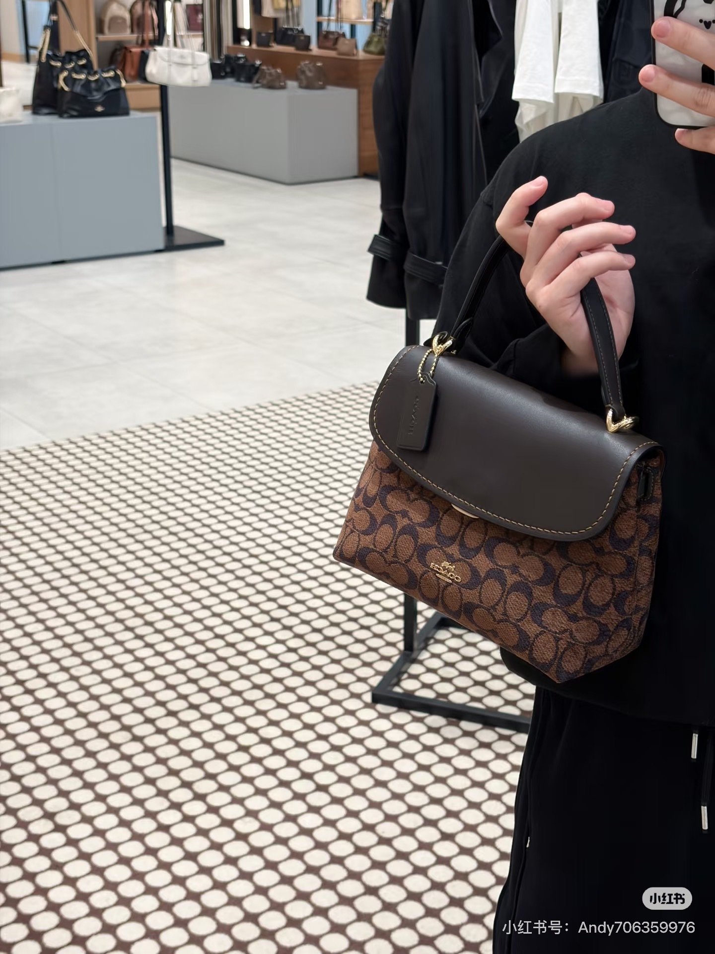 27335-COACH-500 gallery