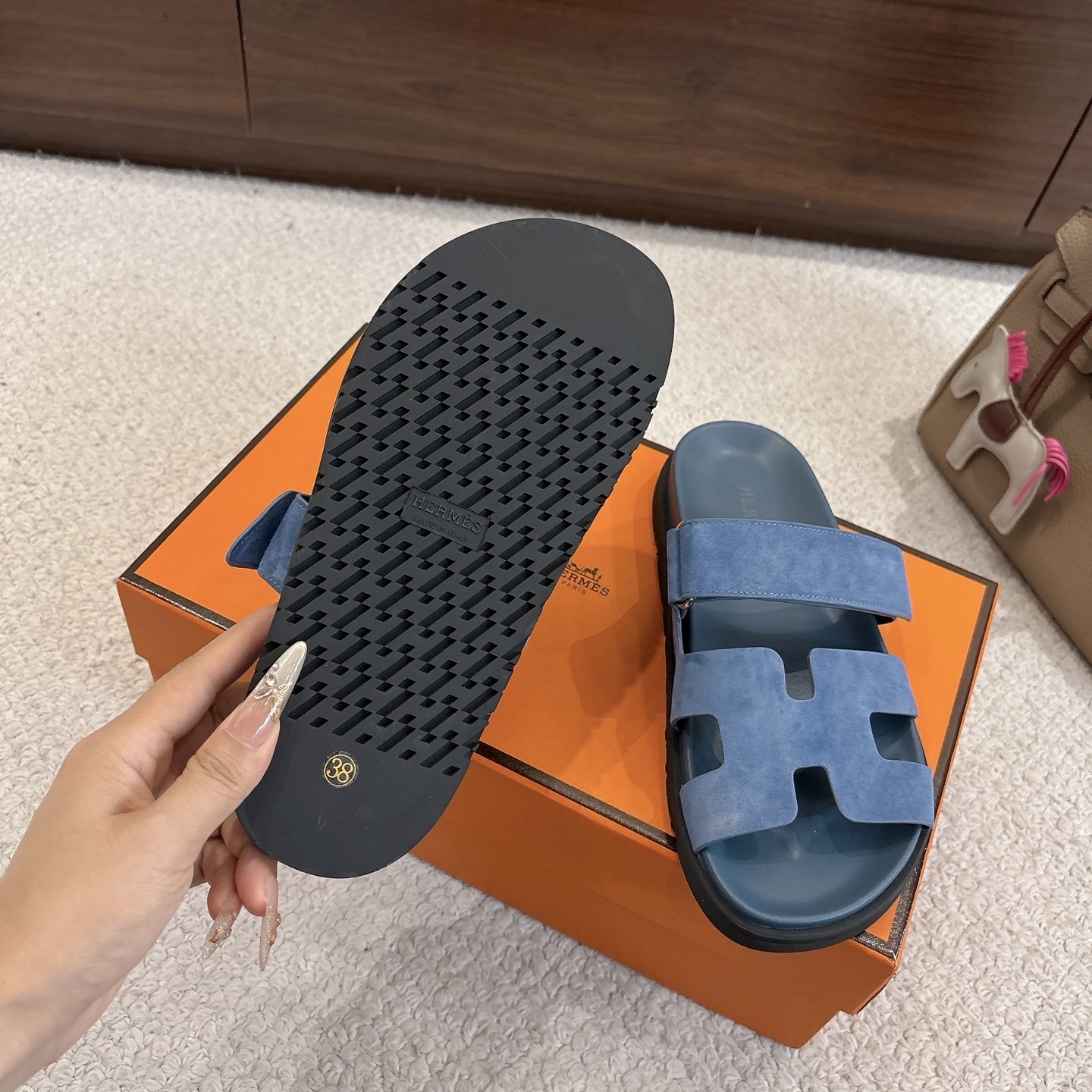 27337-Hermès-690 gallery