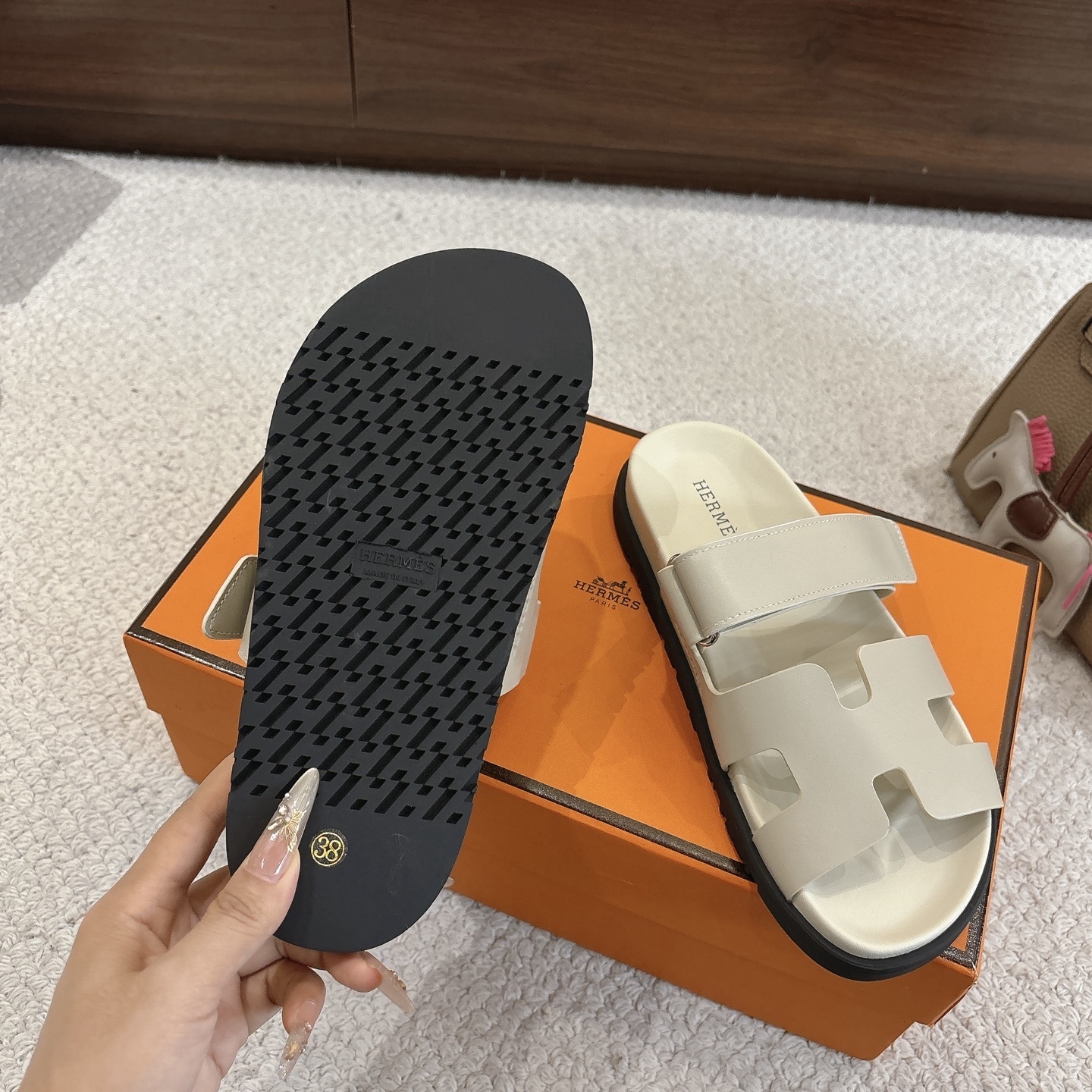 27337-Hermès-690 gallery