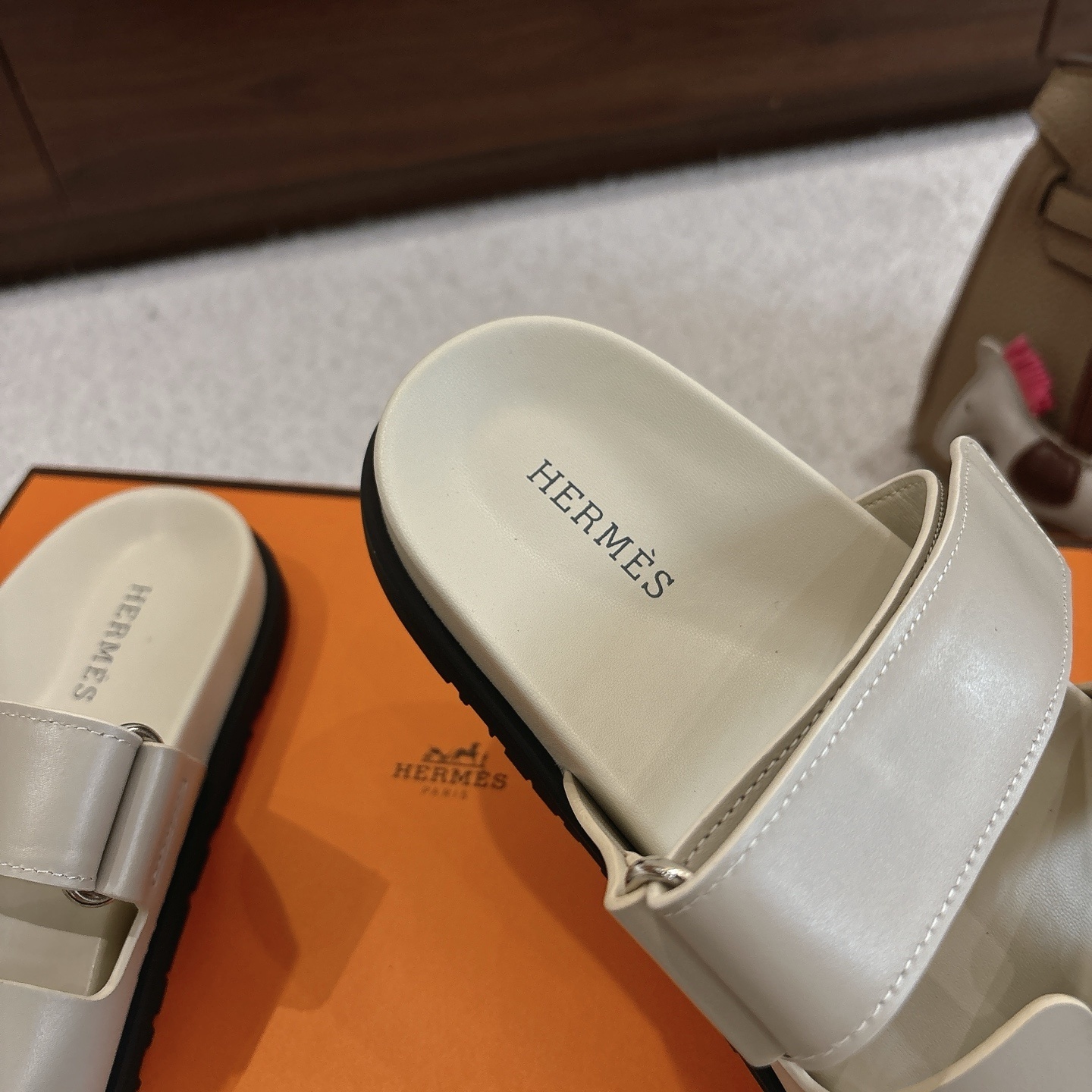 27337-Hermès-690 gallery