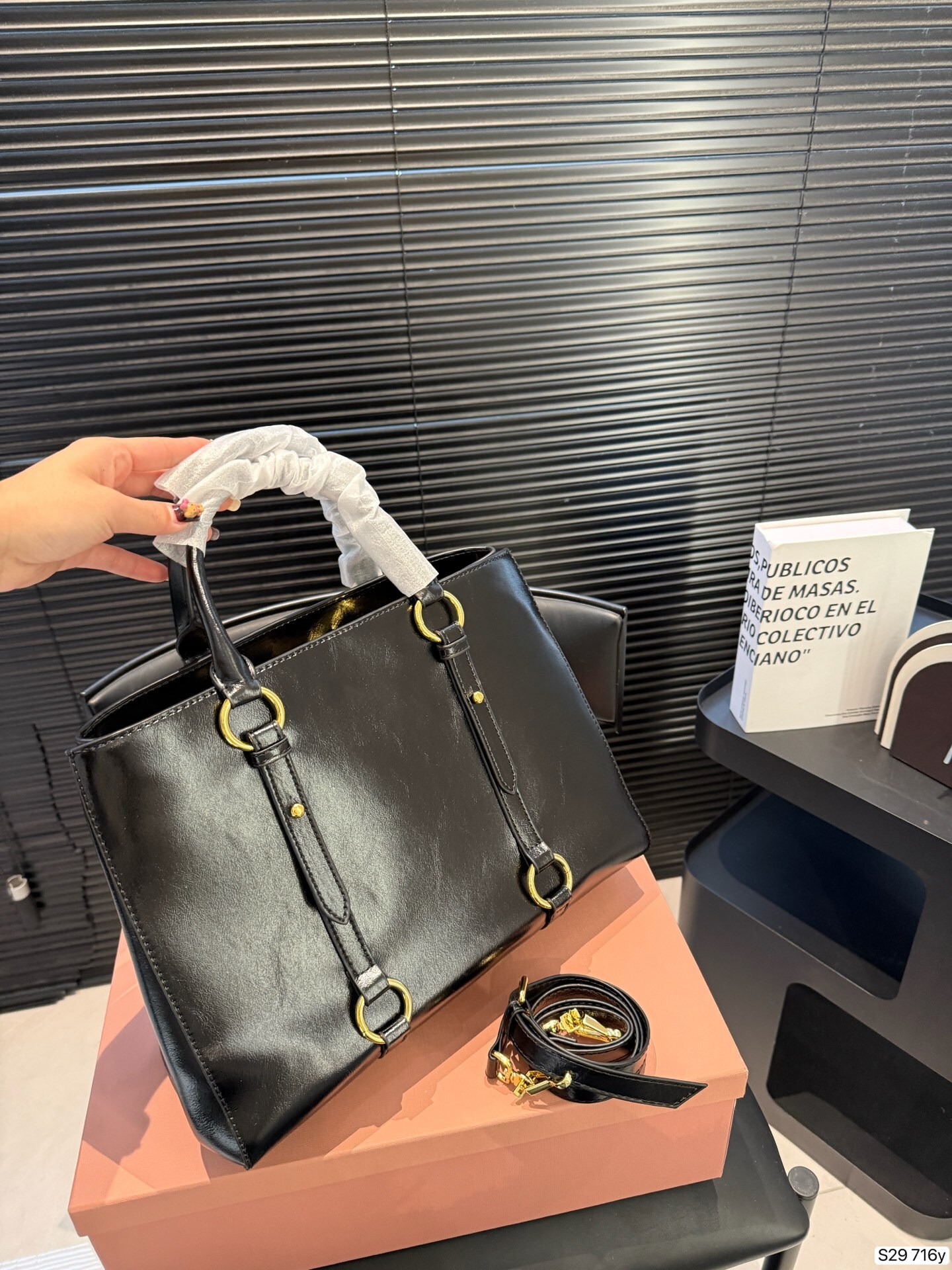 27345-miumiu-555 gallery