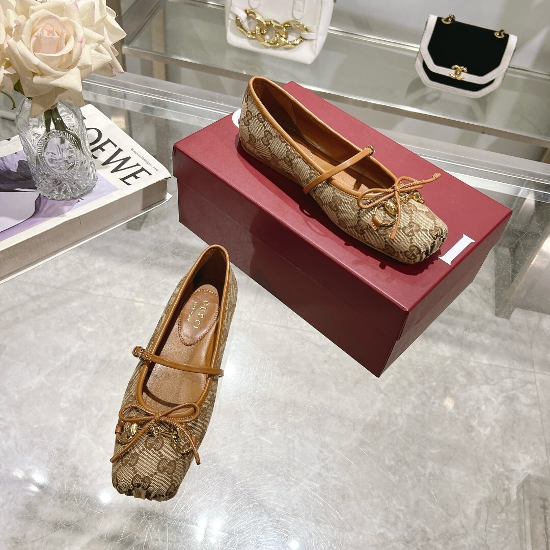 27366-Gucci-850 gallery