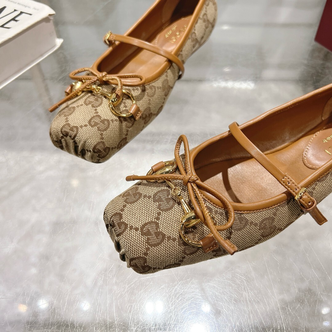 27366-Gucci-850 gallery