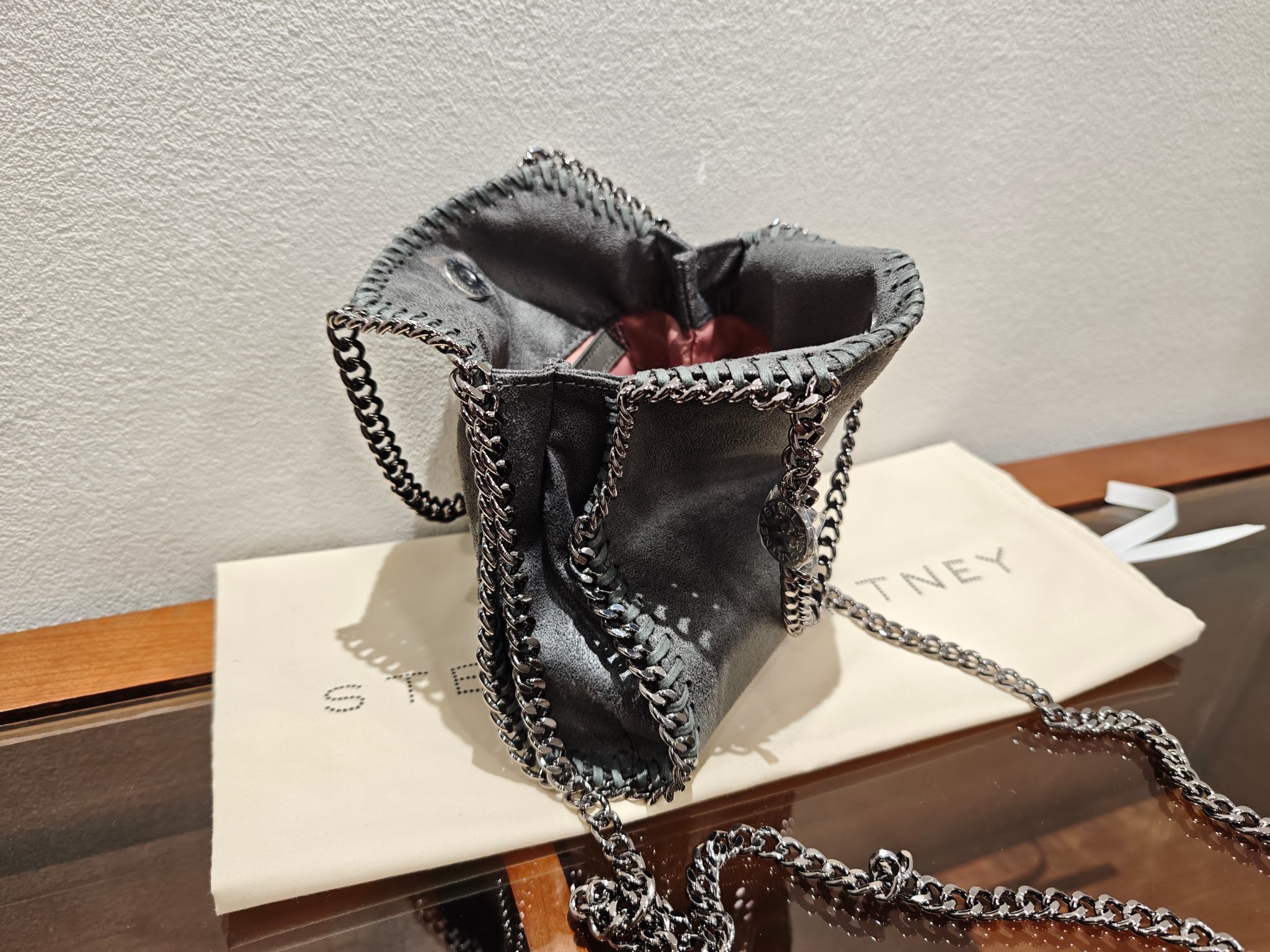 27367-Stella McCartney-698-550-483 gallery