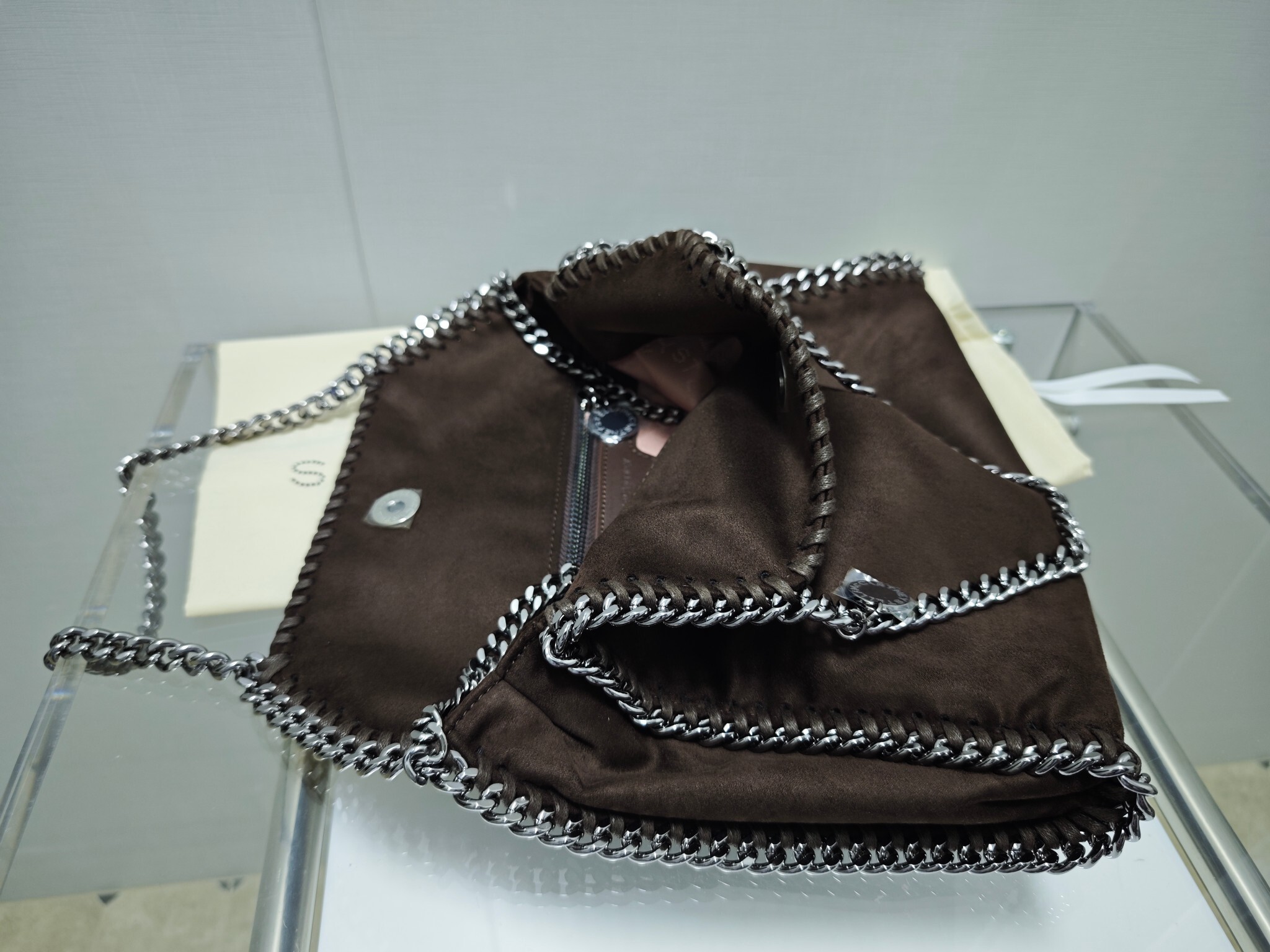 27368-Stella McCartney-698-550-489 gallery