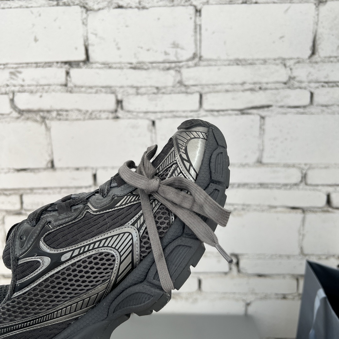 $108.75 Balenciaga ZT9180 gallery