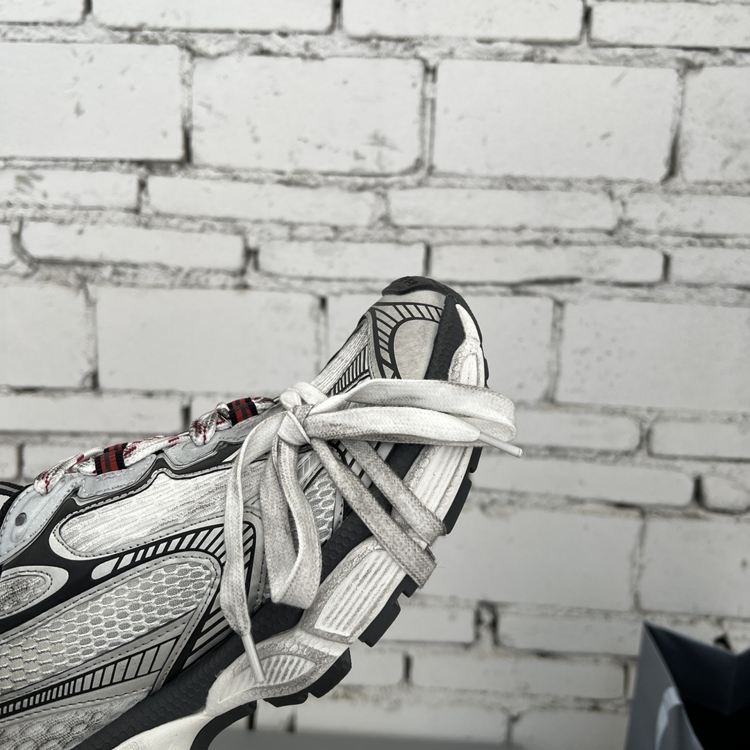 $108.75 Balenciaga ZT9180 gallery