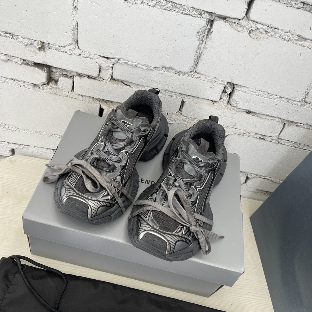 $108.75 Balenciaga ZT9180 gallery