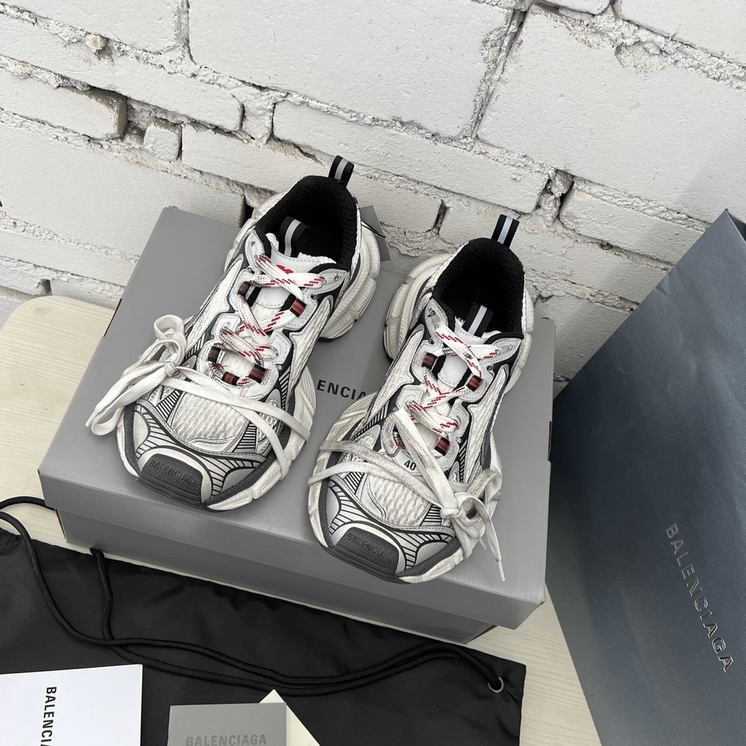 $108.75 Balenciaga ZT9180 gallery