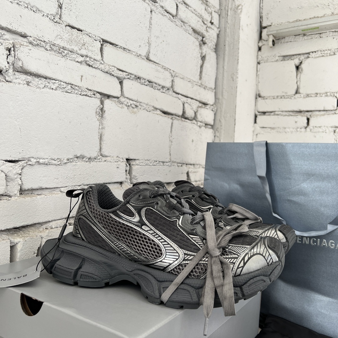 $108.75 Balenciaga ZT9180 gallery