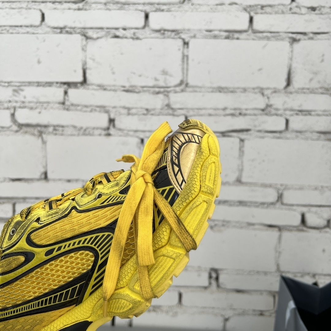 $108.75 Balenciaga ZT9180 gallery