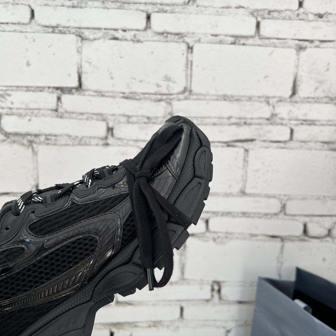 $108.75 Balenciaga ZT9180 gallery