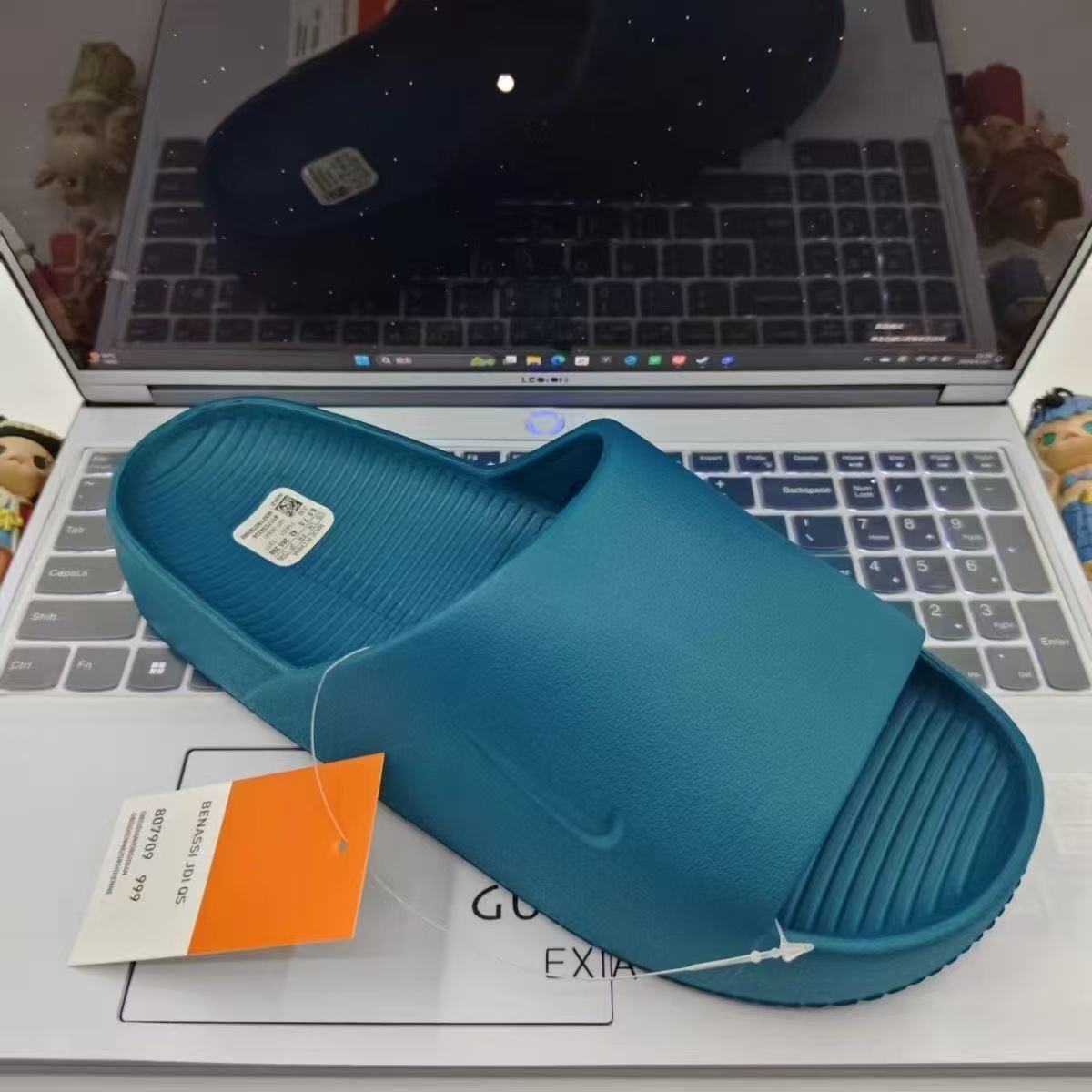 $18 NIKE ZT10245 gallery