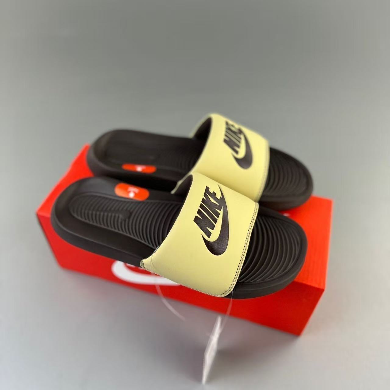 $18 NIKE ZT10247 gallery