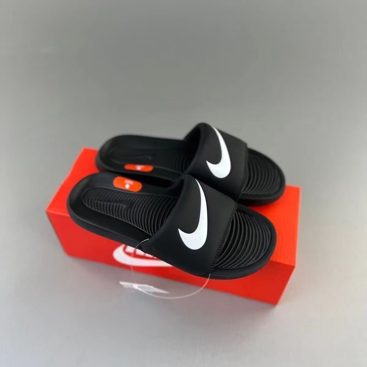 $18 NIKE ZT10247 gallery