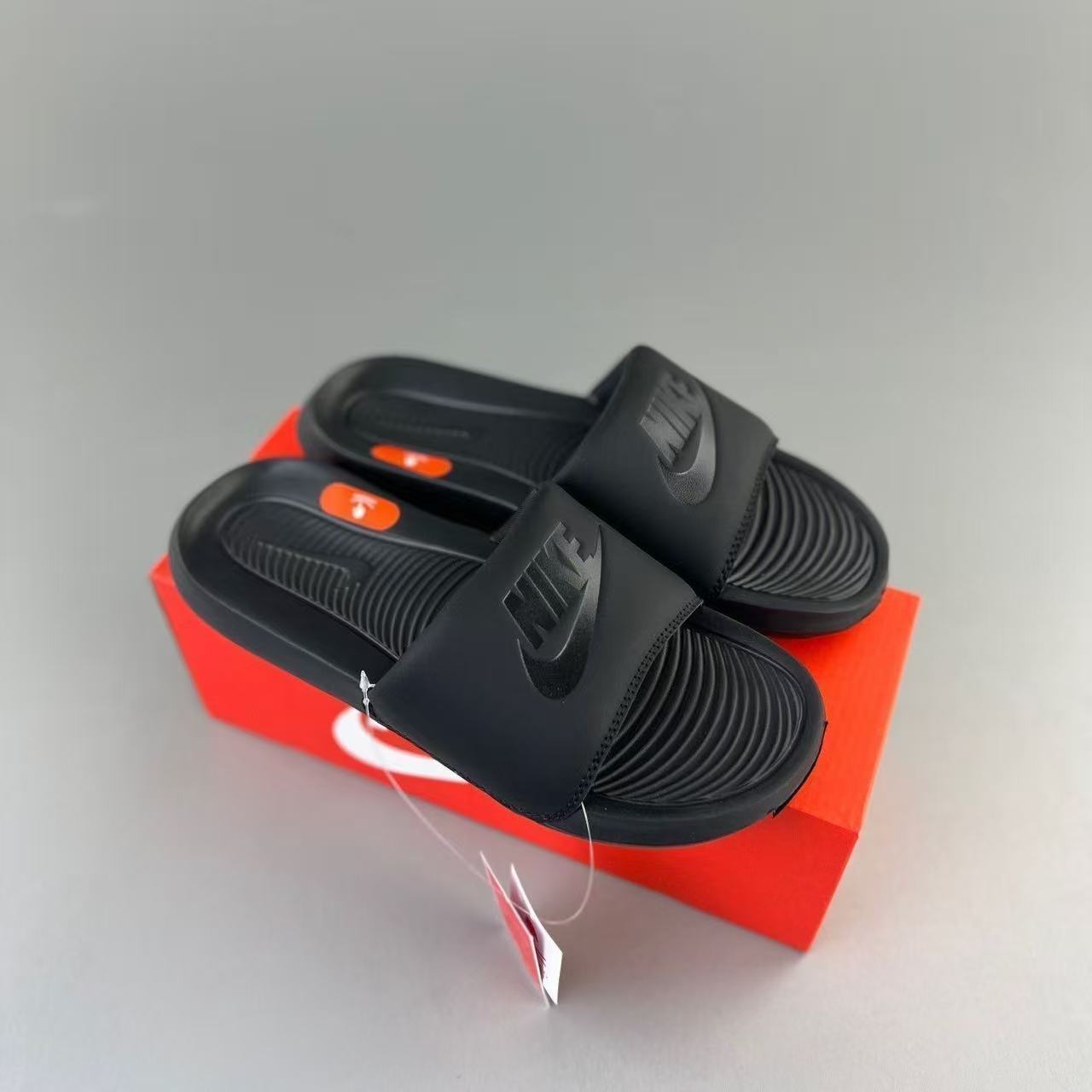 $18 NIKE ZT10247 gallery