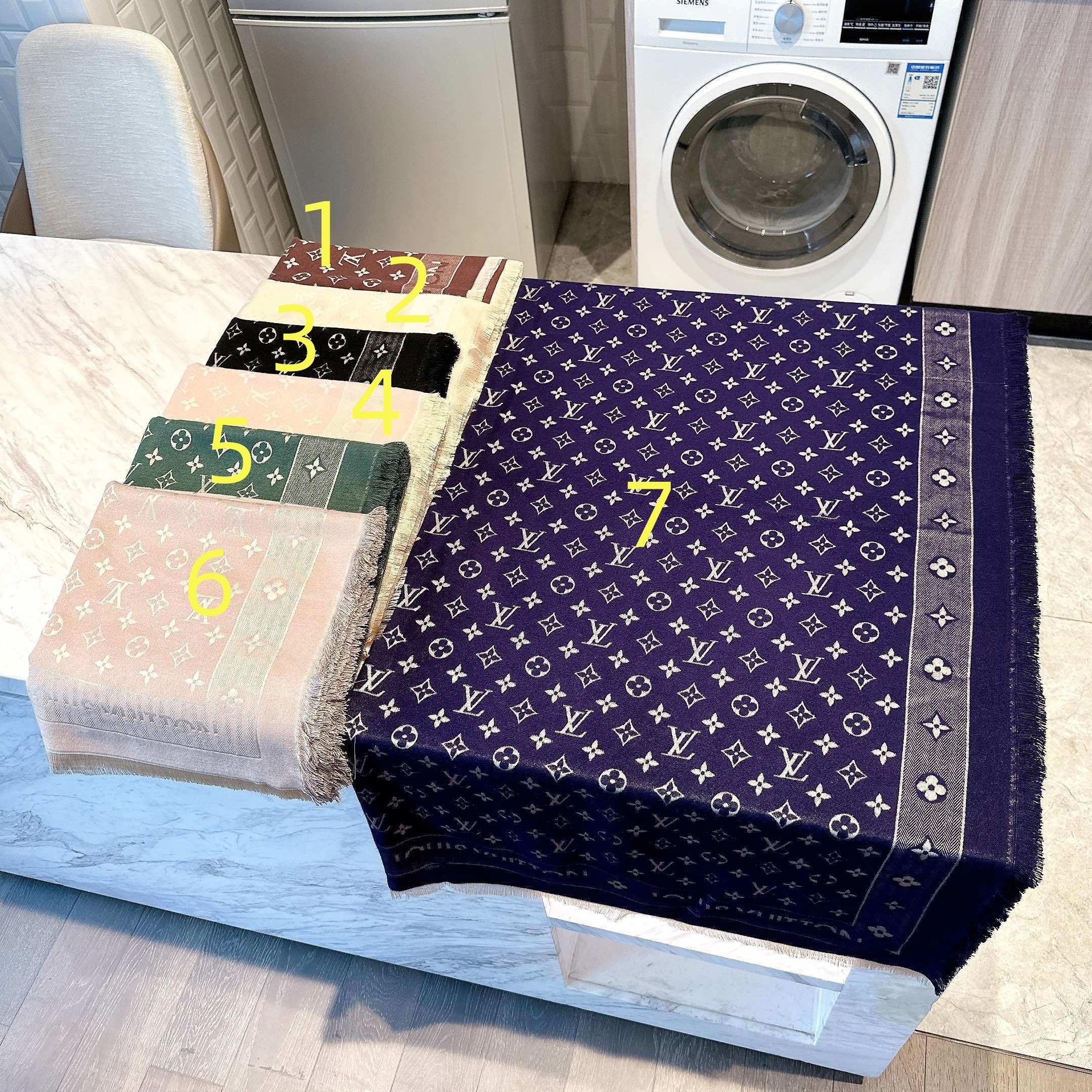 $21 LV ZT10064 gallery