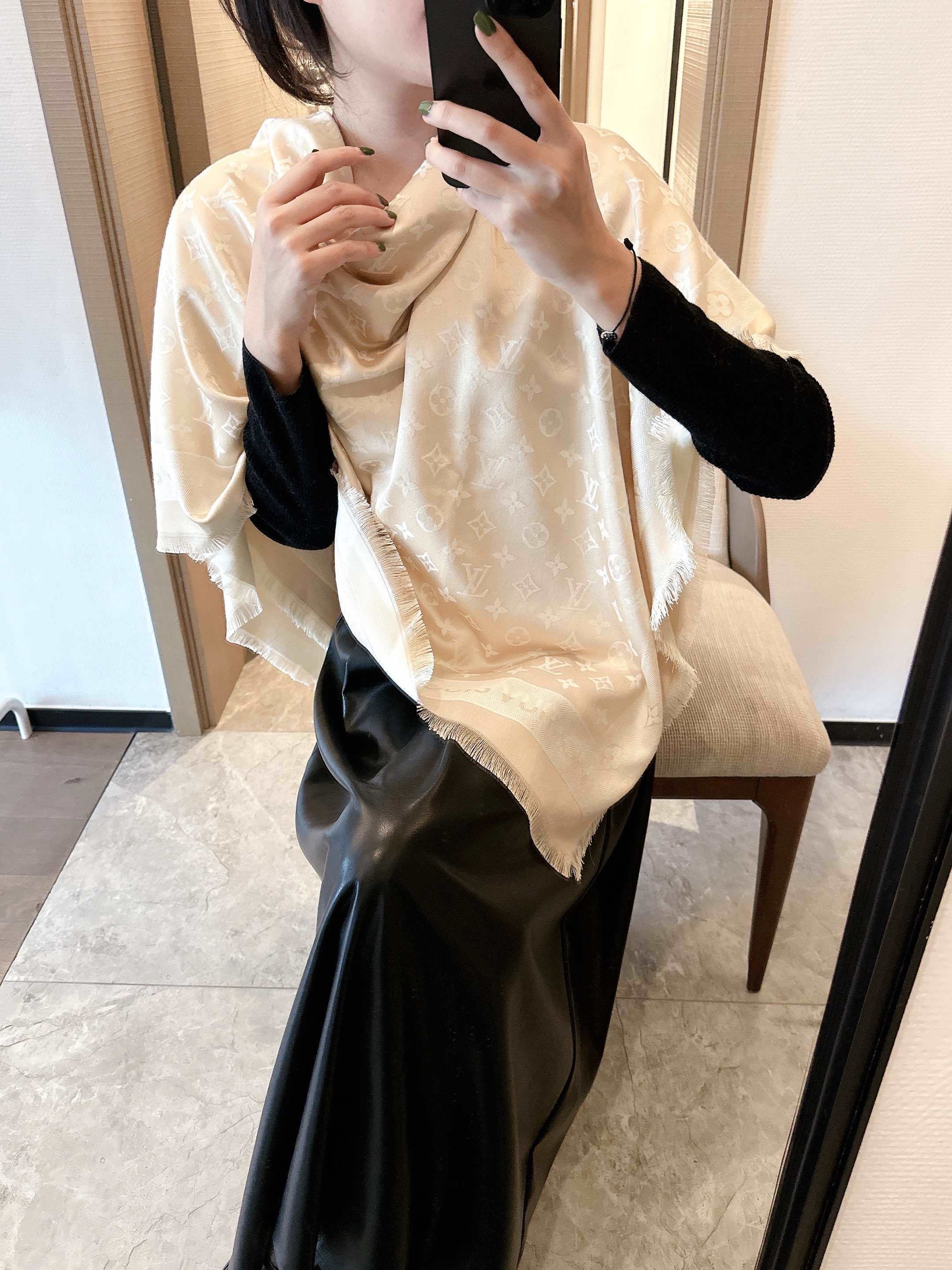 $21 LV ZT10064 gallery