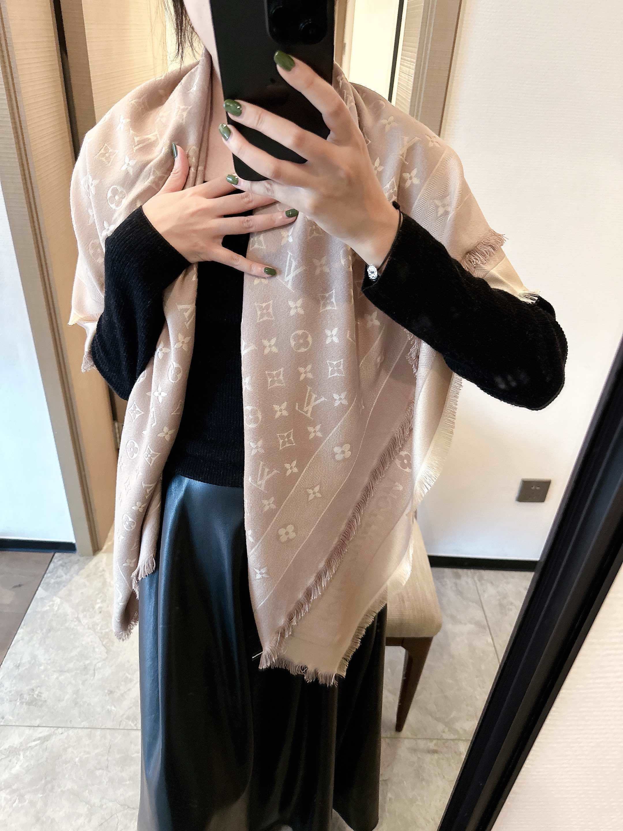 $21 LV ZT10064 gallery