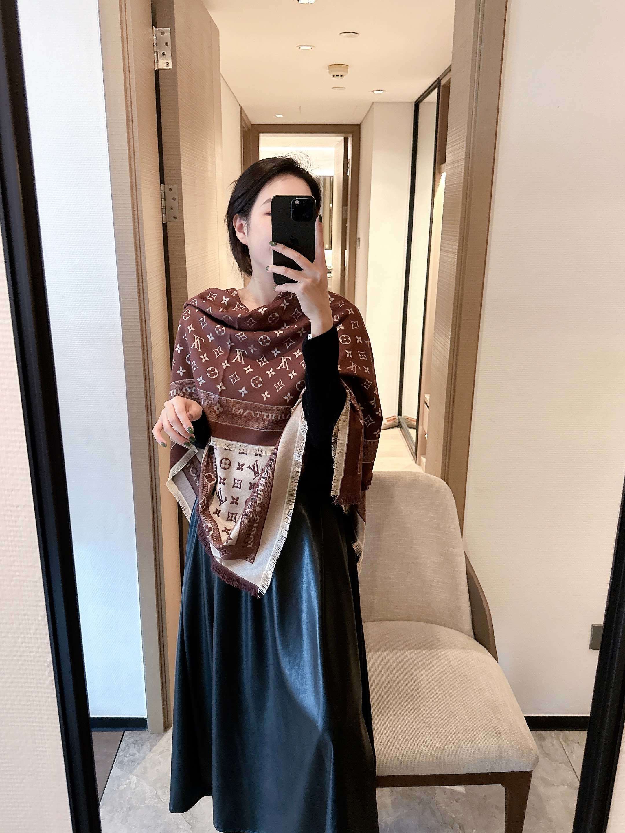 $21 LV ZT10064 gallery