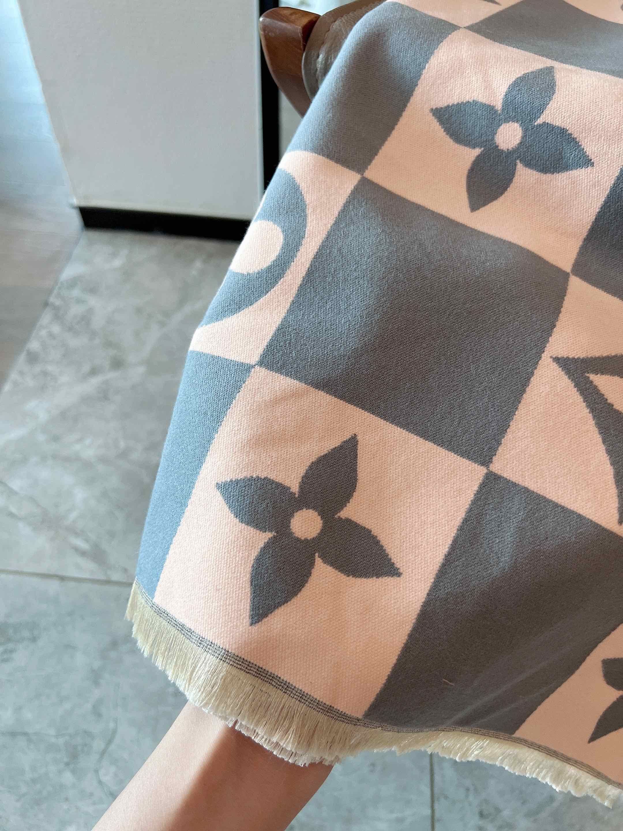 $21.00 LV ZT10013 gallery