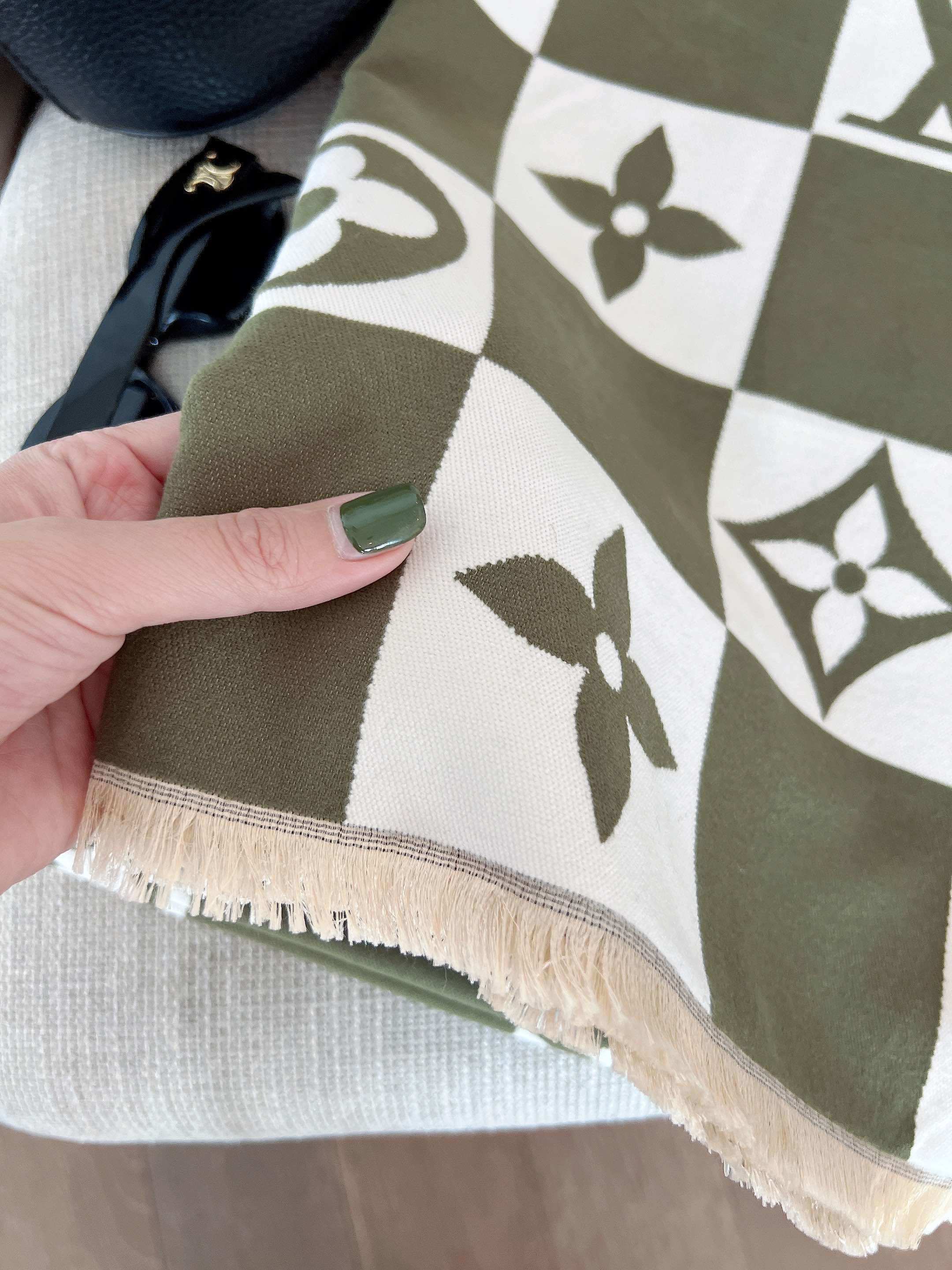 $21.00 LV ZT10013 gallery