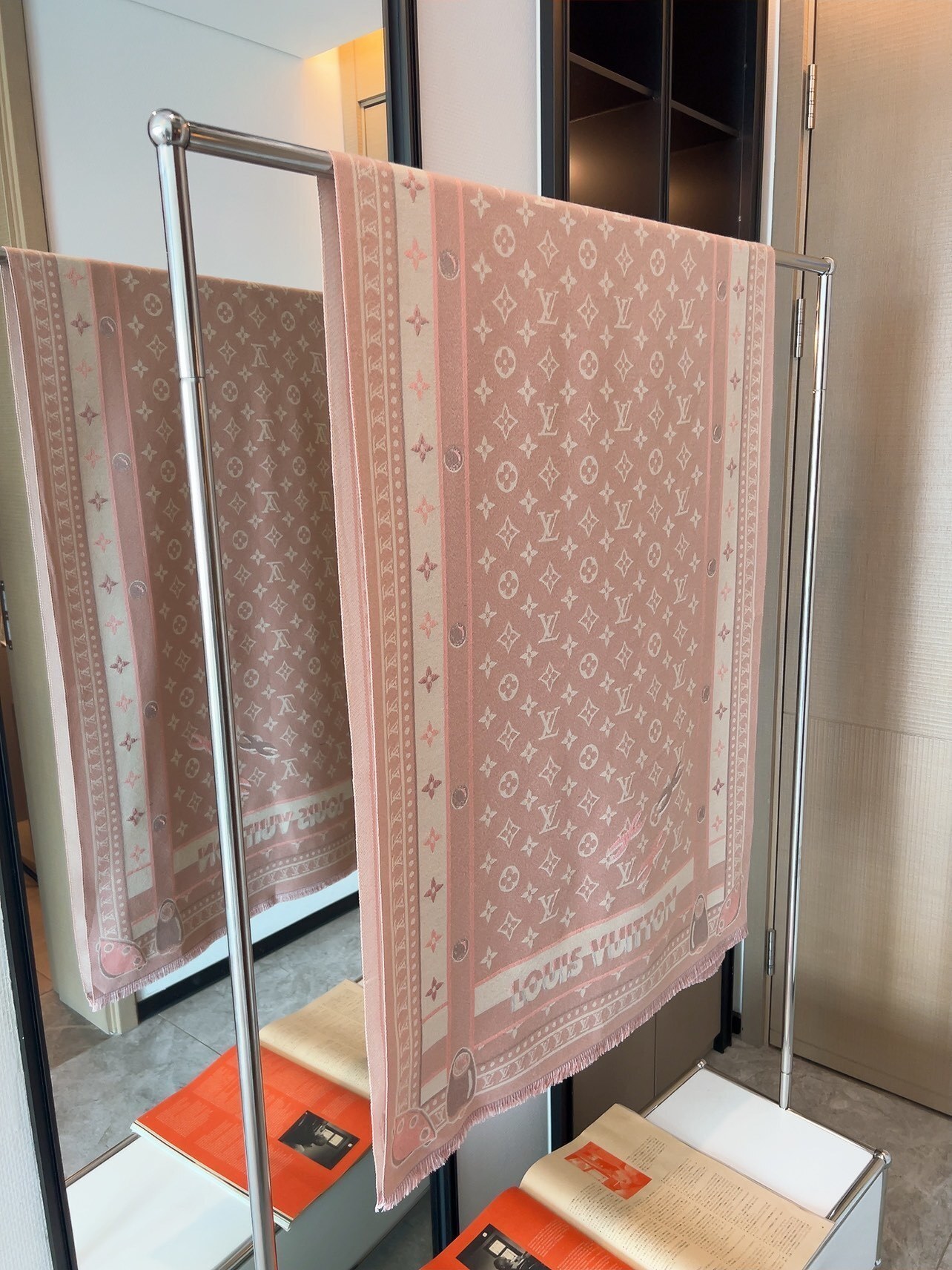 $21.00 LV ZT10036 gallery