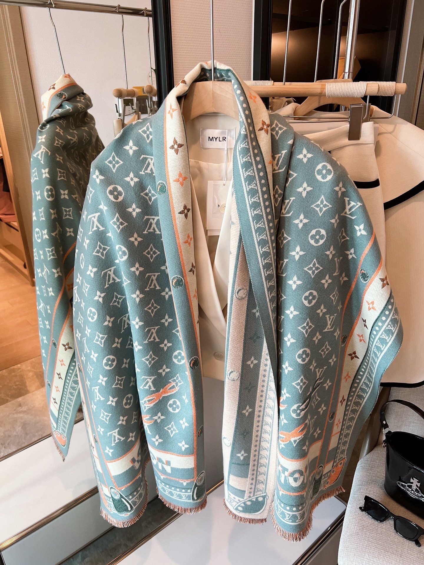 $21.00 LV ZT10036 gallery