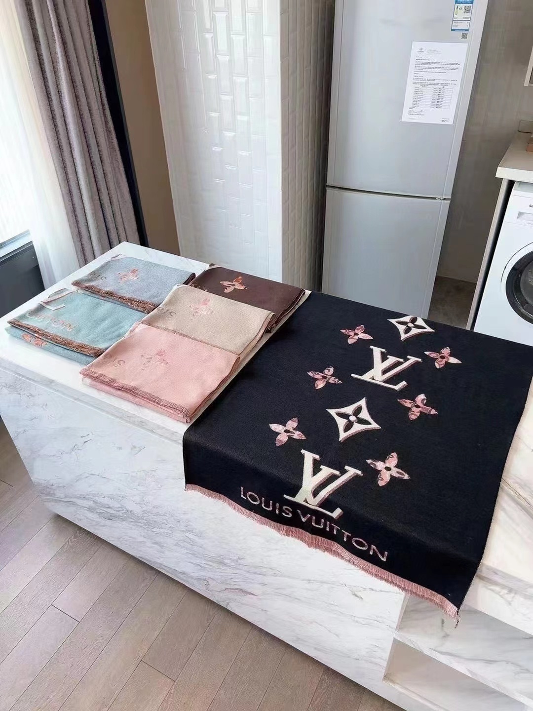 $21.00 LV ZT10037 gallery