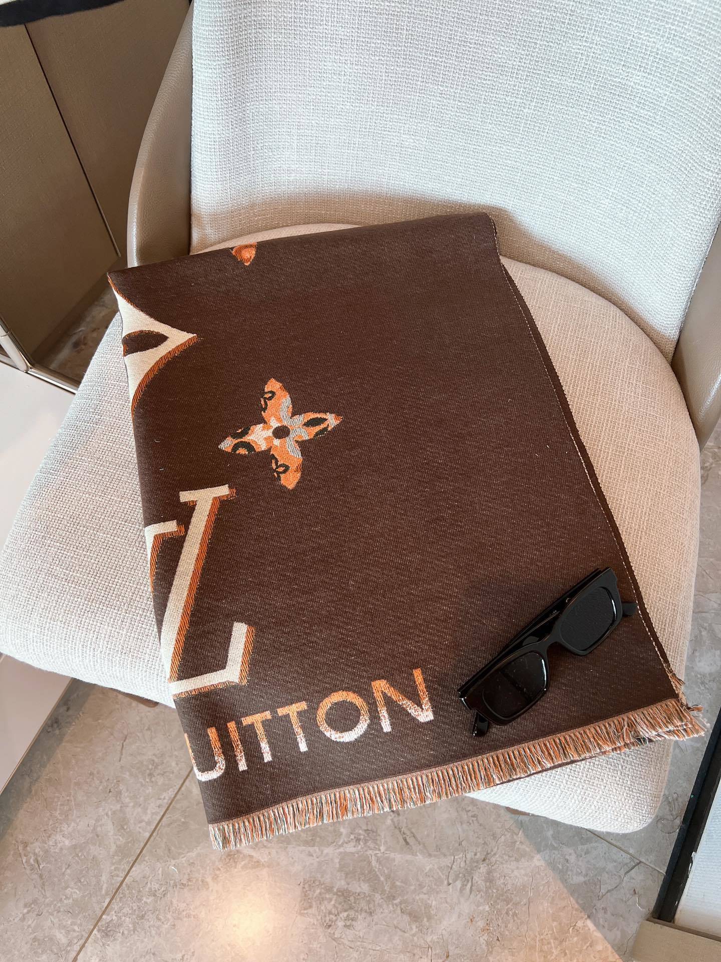 $21.00 LV ZT10037 gallery