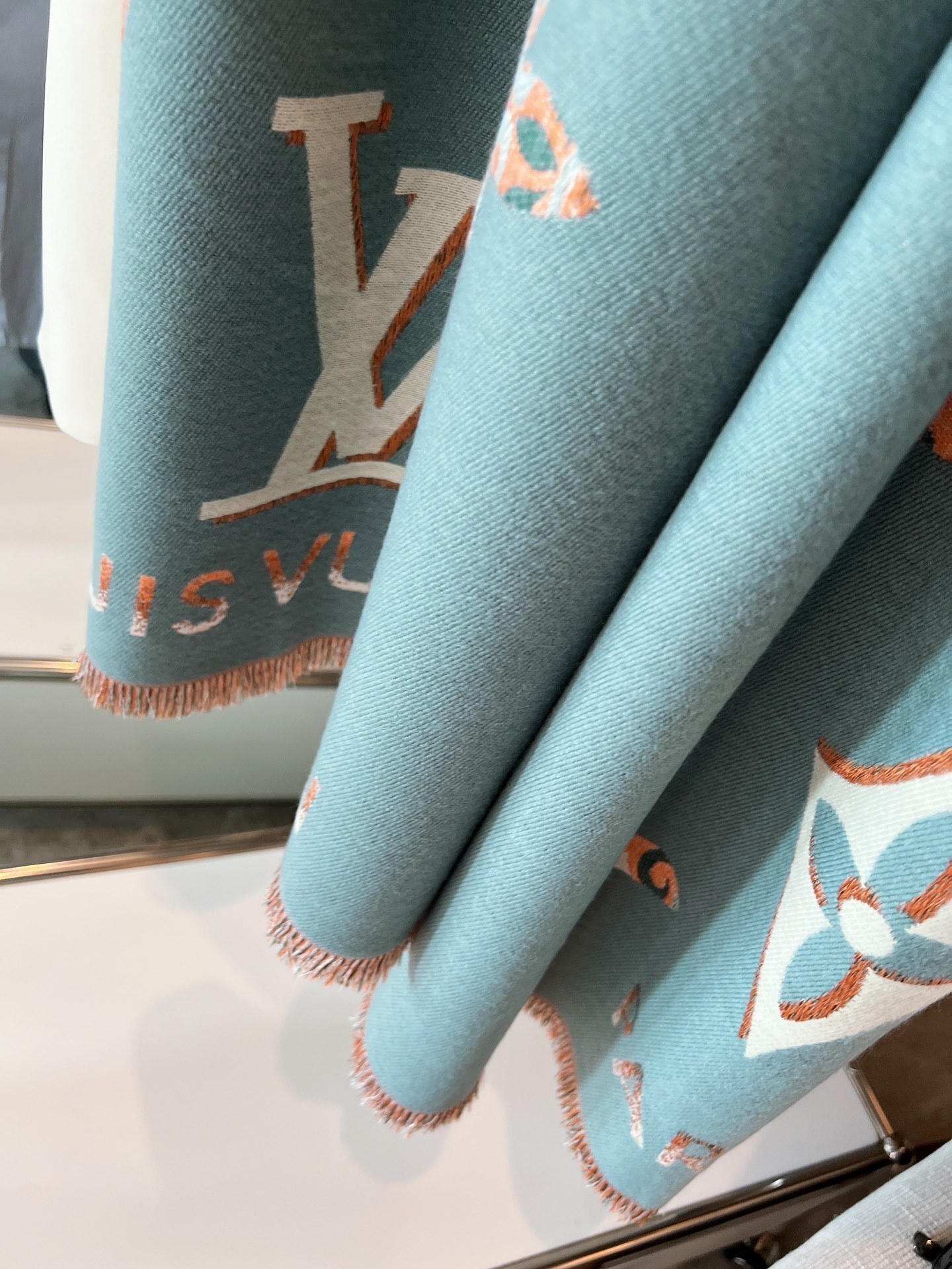 $21.00 LV ZT10037 gallery