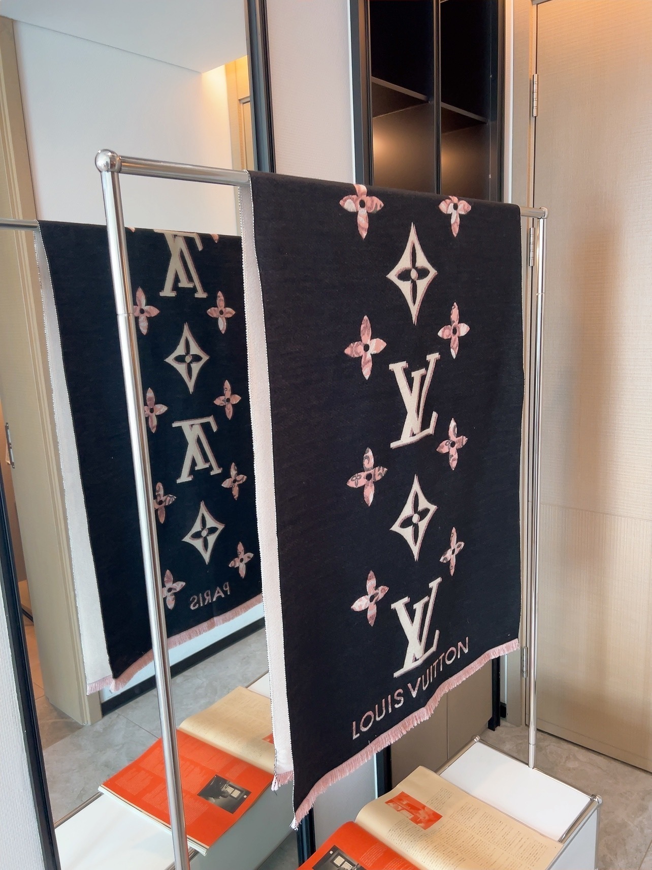 $21.00 LV ZT10037 gallery