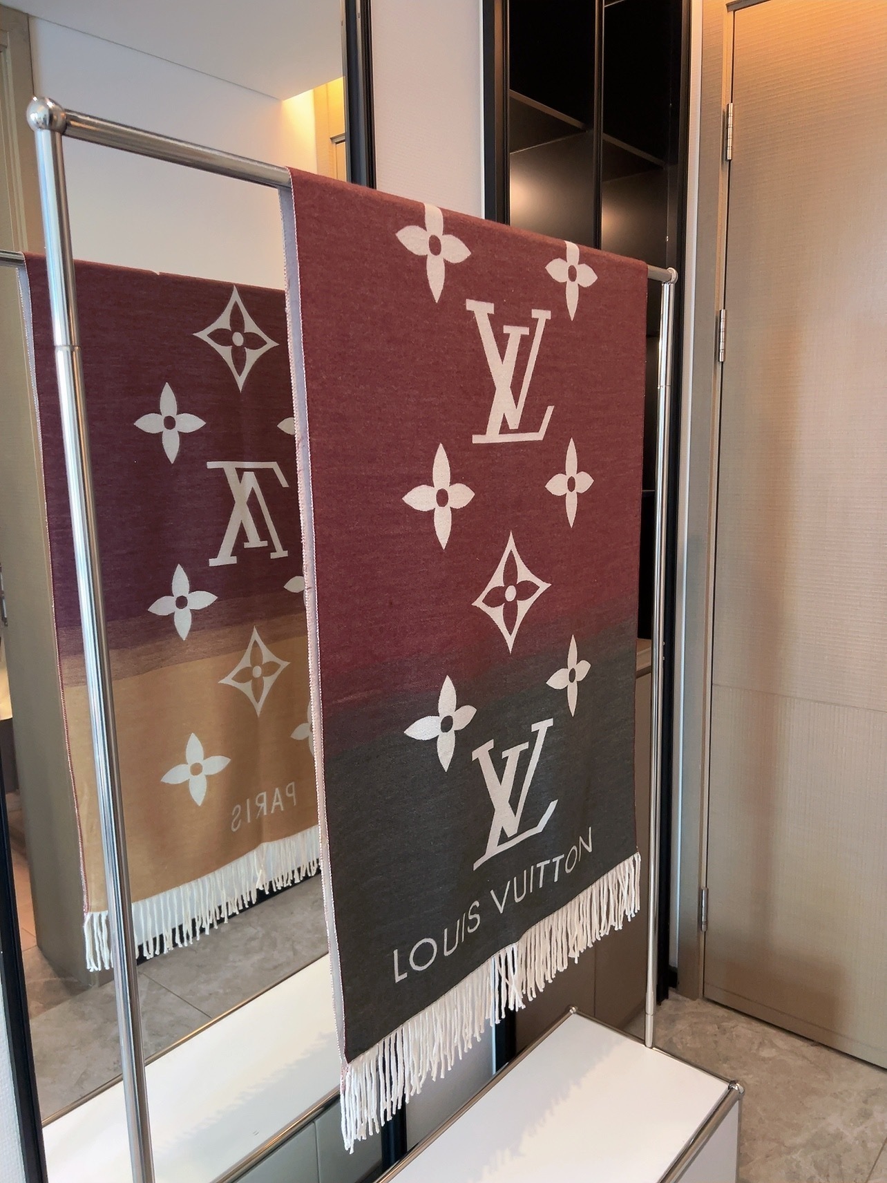 $21.00 LV ZT10038 gallery