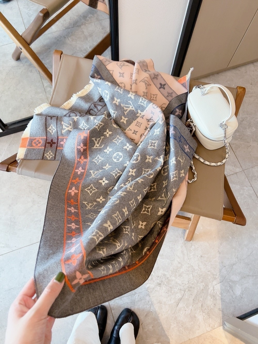 $21.00 LV ZT10044 gallery