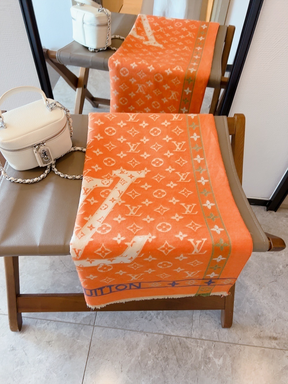 $21.00 LV ZT10044 gallery