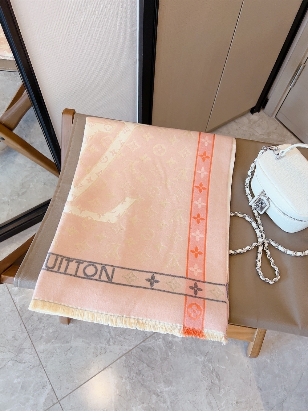 $21.00 LV ZT10044 gallery