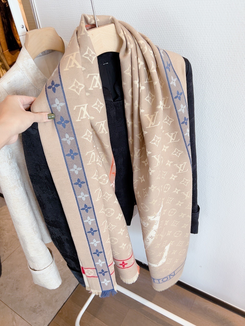 $21.00 LV ZT10044 gallery