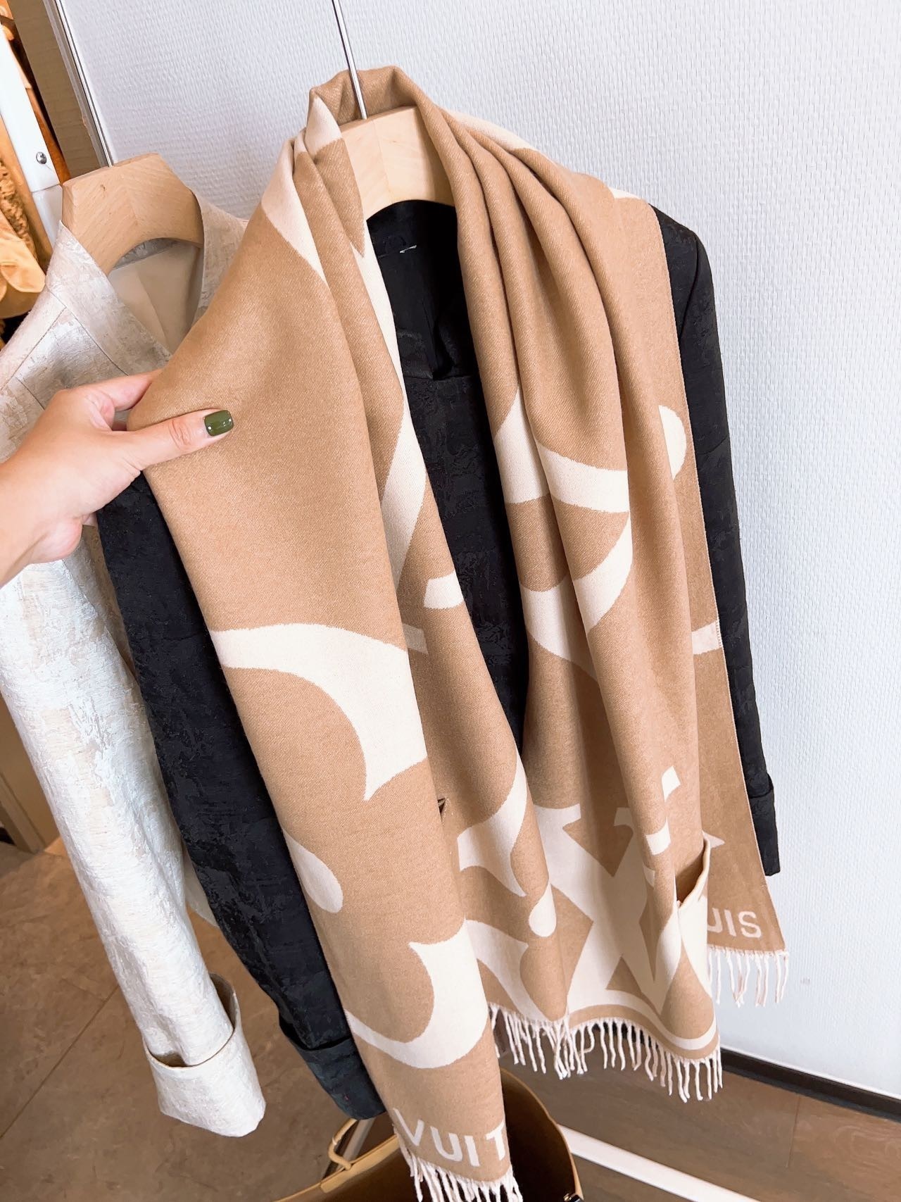 $21.00 LV ZT10048 gallery