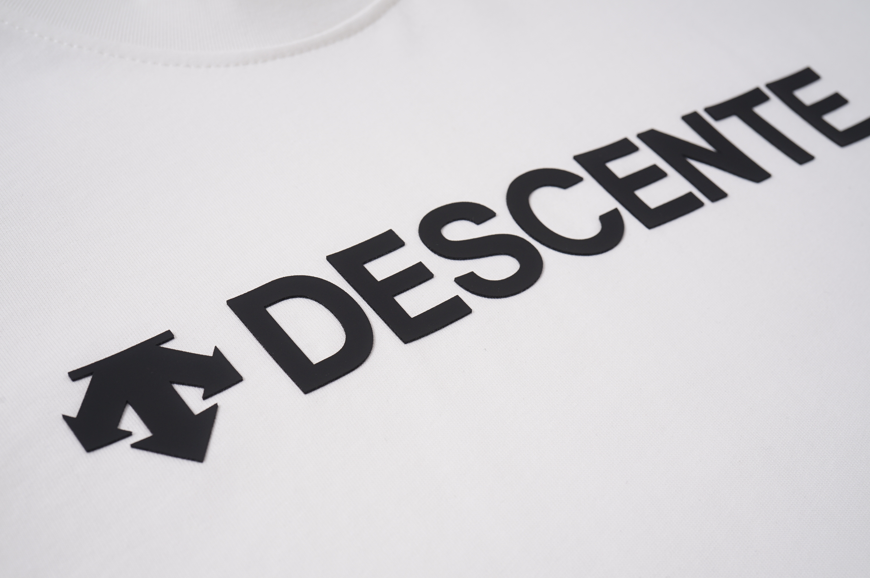 $22.50 DESCENTE ZT10644 gallery