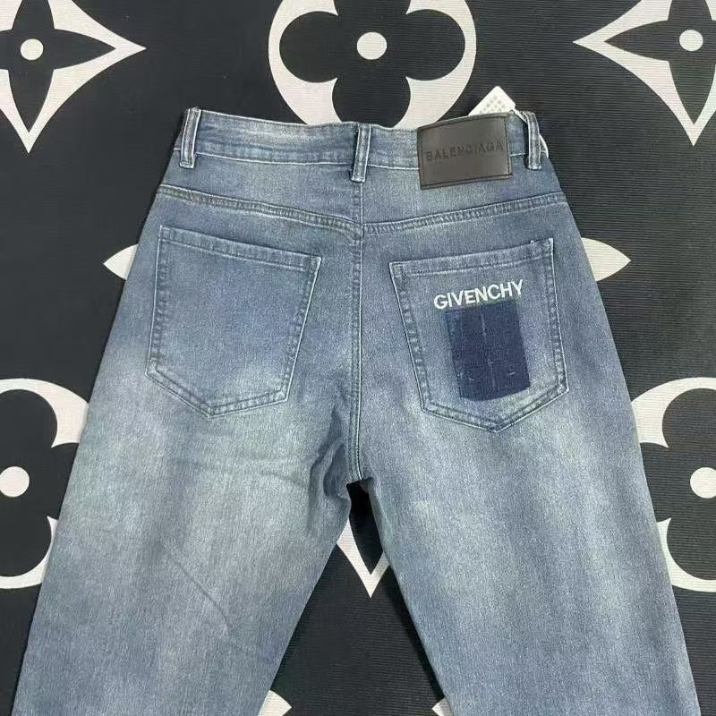 $22.50 GIVENCHY ZT10223 gallery