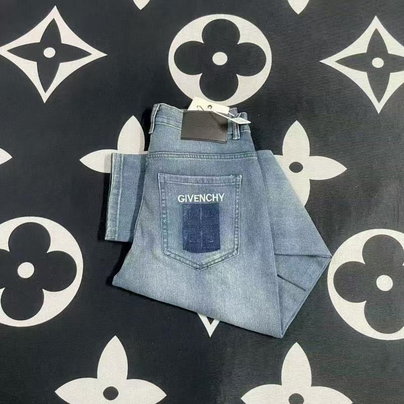 $22.50 GIVENCHY ZT10223 gallery