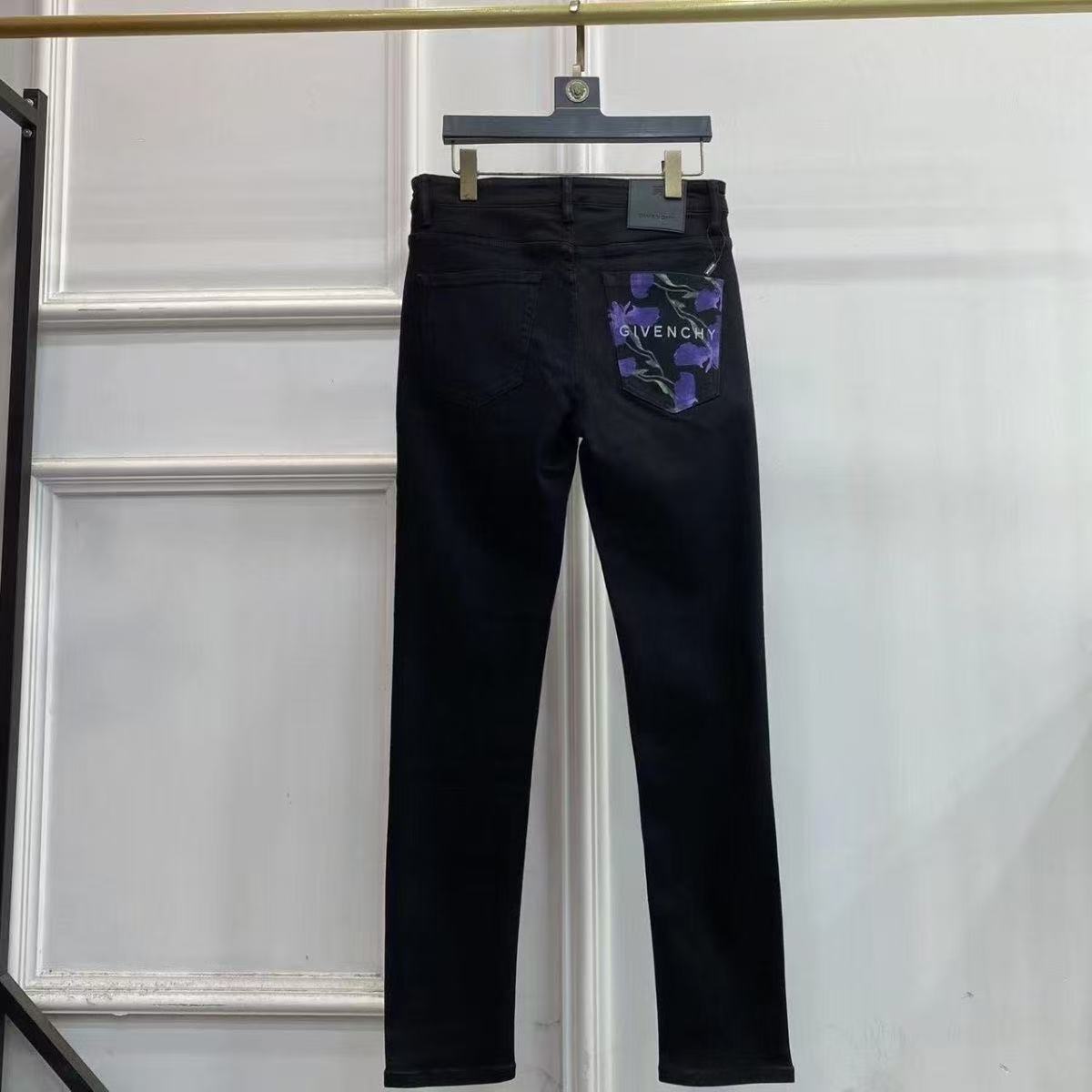 $24.75 GIVENCHY ZT10210 gallery