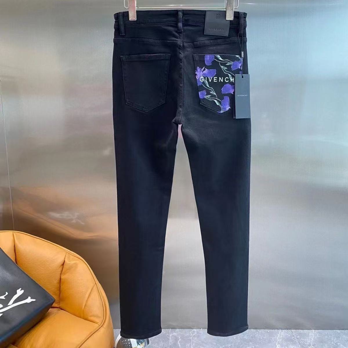 $24.75 GIVENCHY ZT10210 gallery