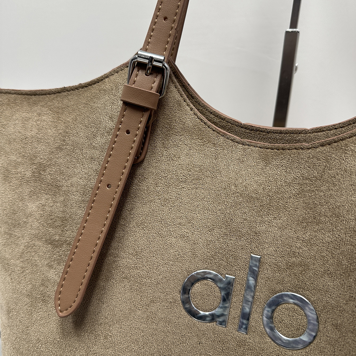 $27 ALO ZT10412 gallery