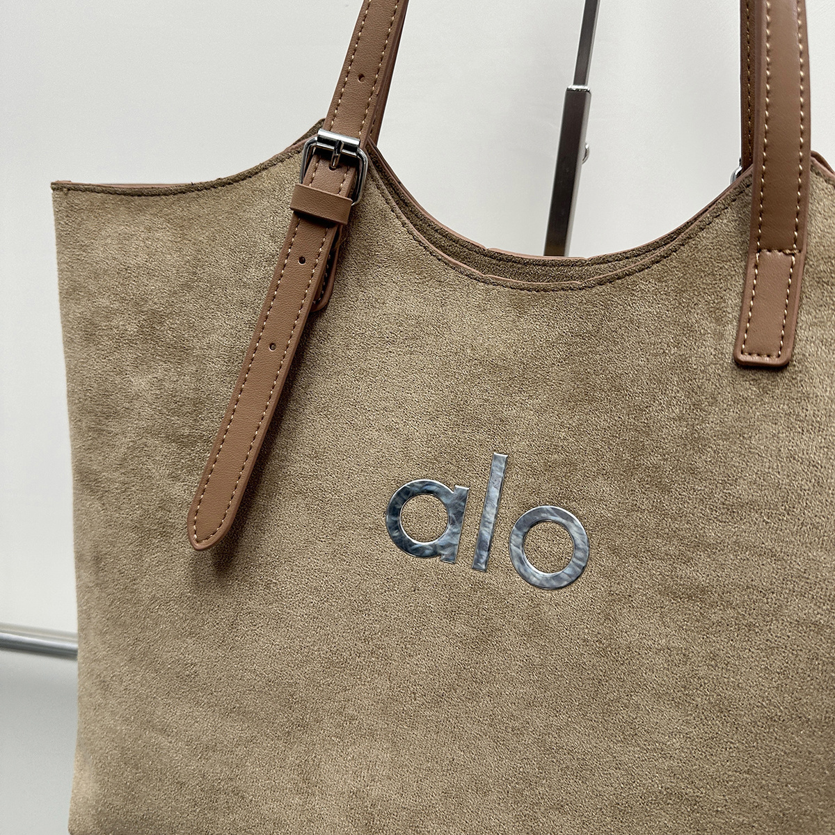 $27 ALO ZT10412 gallery