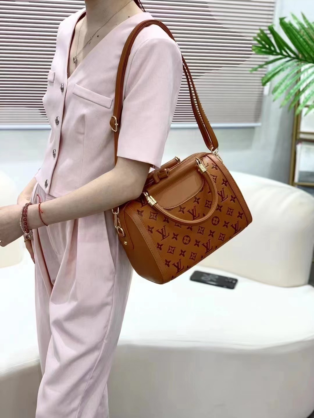 $31.25 LV ZT9736 gallery