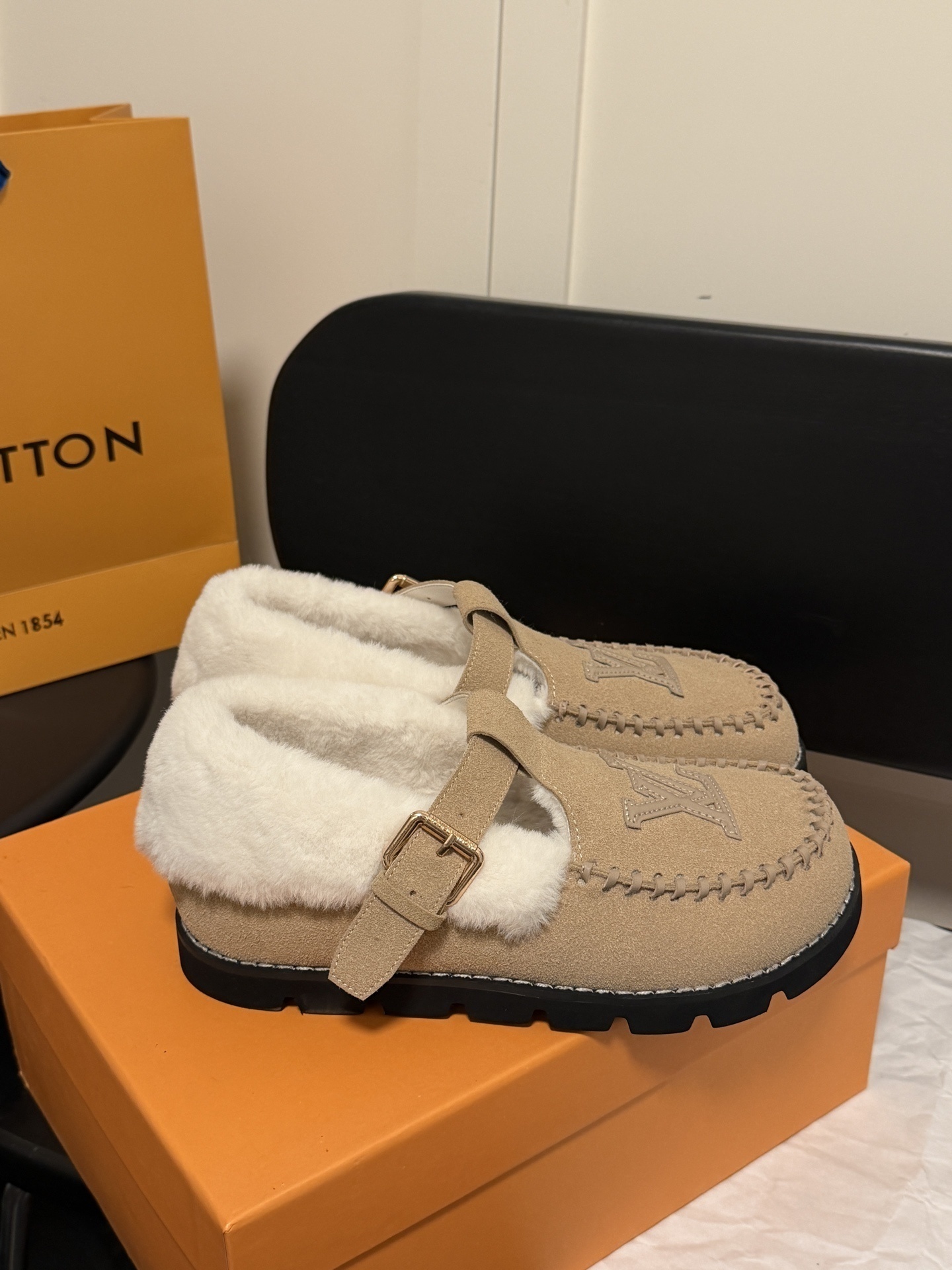 $41.07 LV ZT9864 gallery