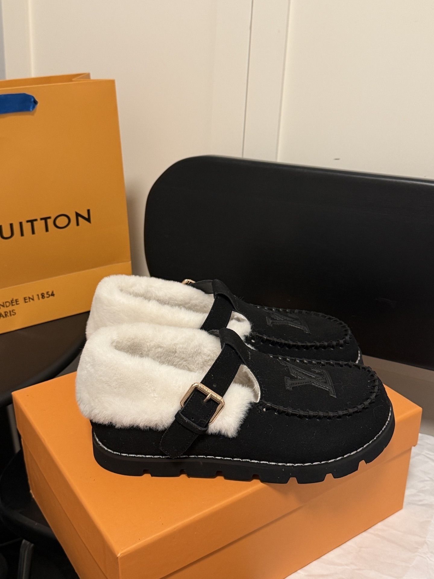 $41.07 LV ZT9864 gallery