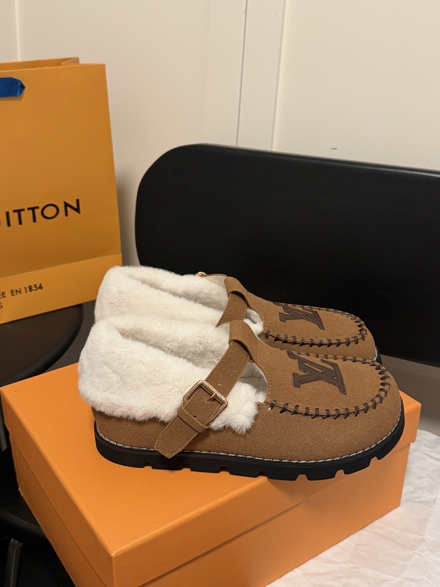 $41.07 LV ZT9864 gallery